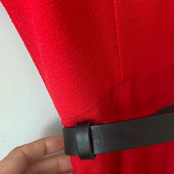 Red Eva Longoria for The Limited sheath dress, ruffled shoulder. Size 2 - Picture 6 of 8